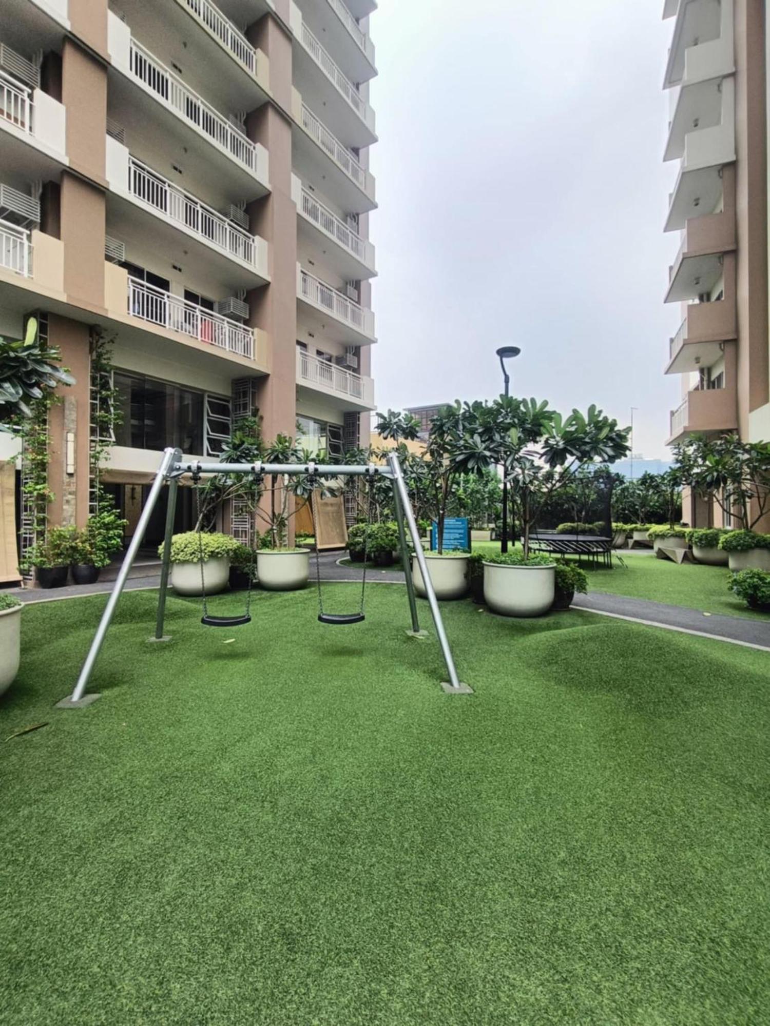 Infina Towers Aparthotel เกซอนซิตี้ ภายนอก รูปภาพ