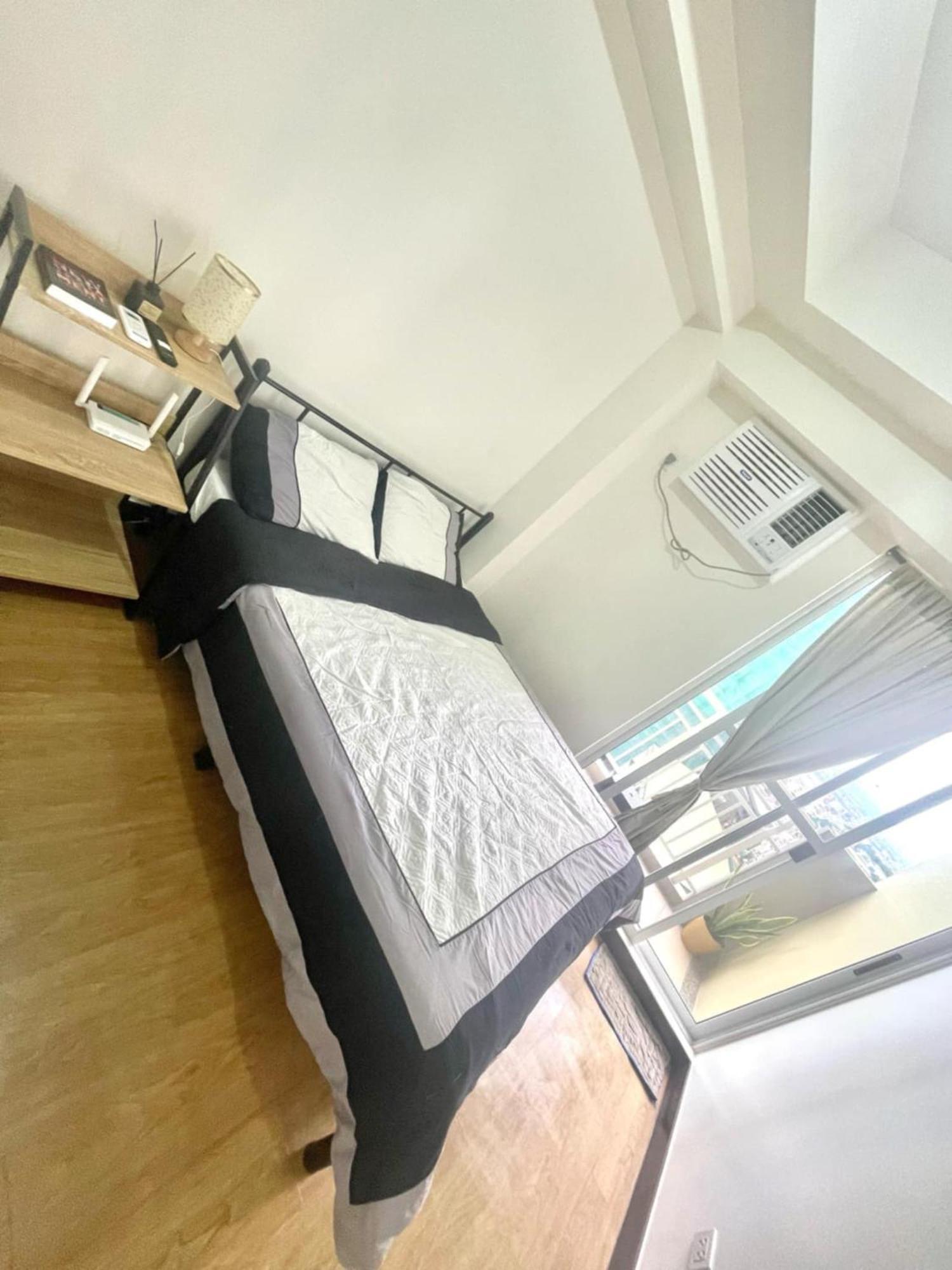 Infina Towers Aparthotel เกซอนซิตี้ ภายนอก รูปภาพ